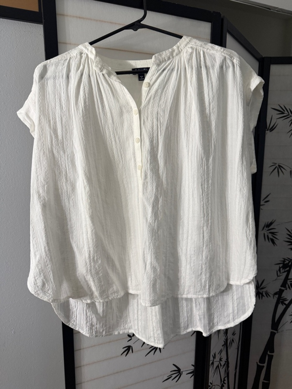 Splendid White Textured Button-Front Blouse